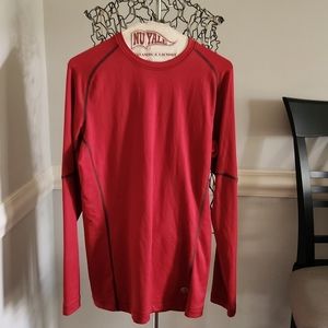 Mountain Hardwear M top